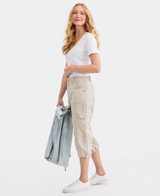Petite Mid-Rise Cargo Capri Pants