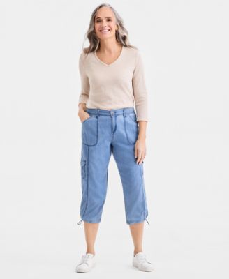 Petite Mid-Rise Cargo Capri Pants