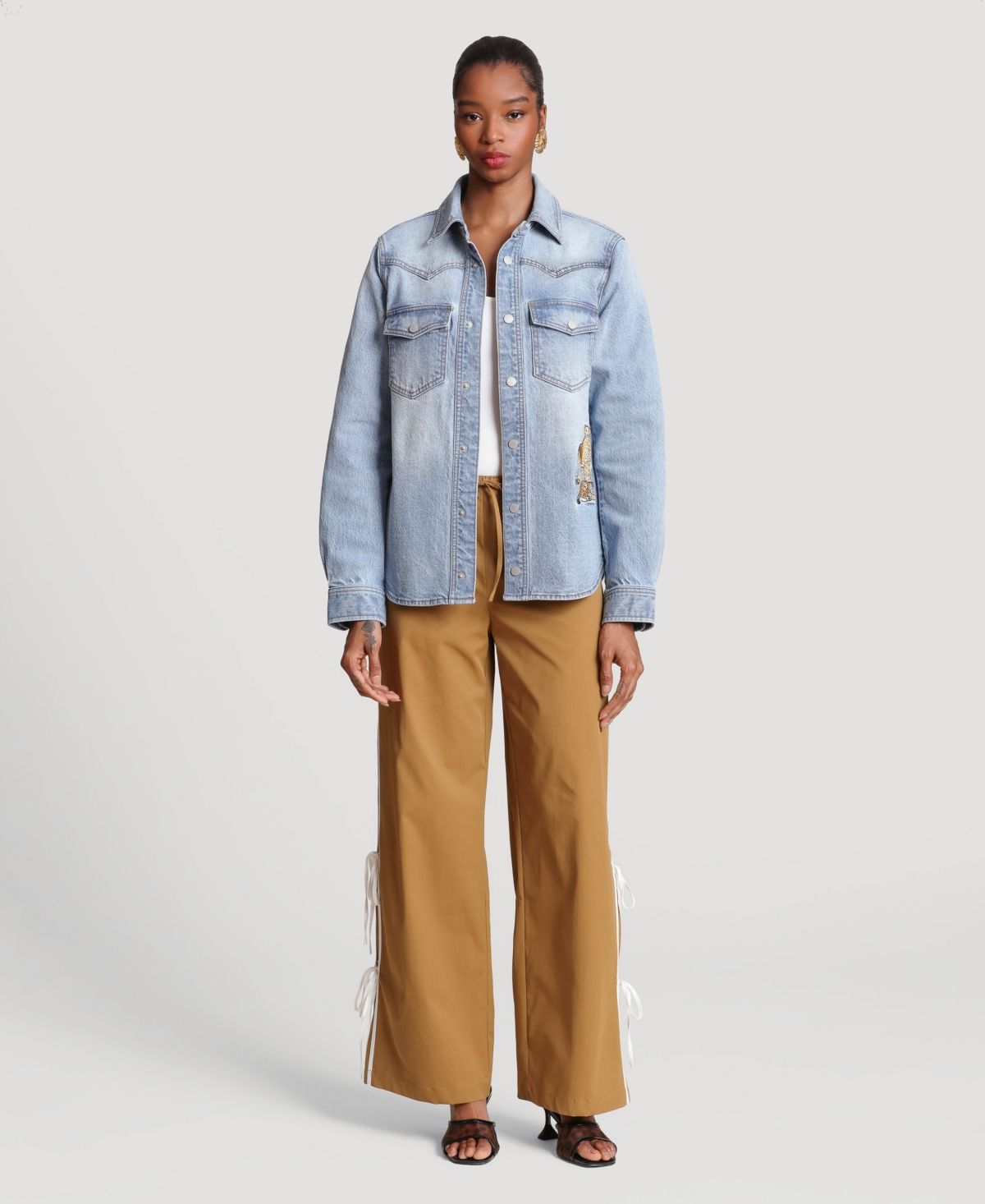 Avec Les Filles Women's Cheetah Embroidered Button-Front Shirt