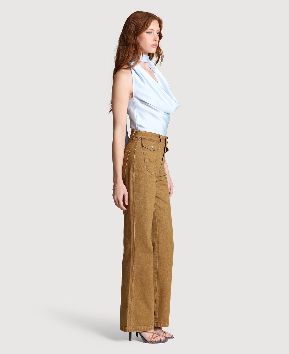 Avec Les Filles Women's Flare Leg Patch Pocket Jeans view 3 — MAYCSS fashion products