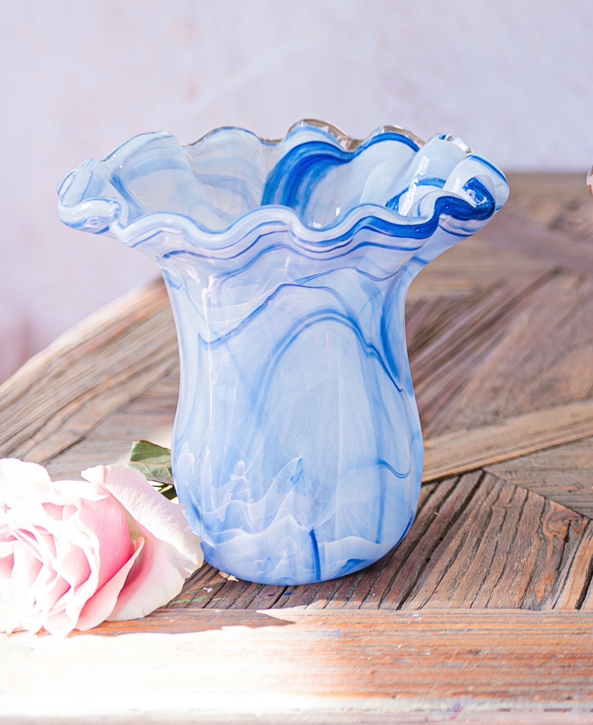 Vietri Onda 32 oz. Glass Small Tulip Vase