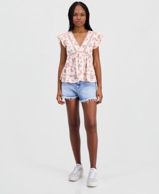 Juniors' Flutter-Sleeve Babydoll Top