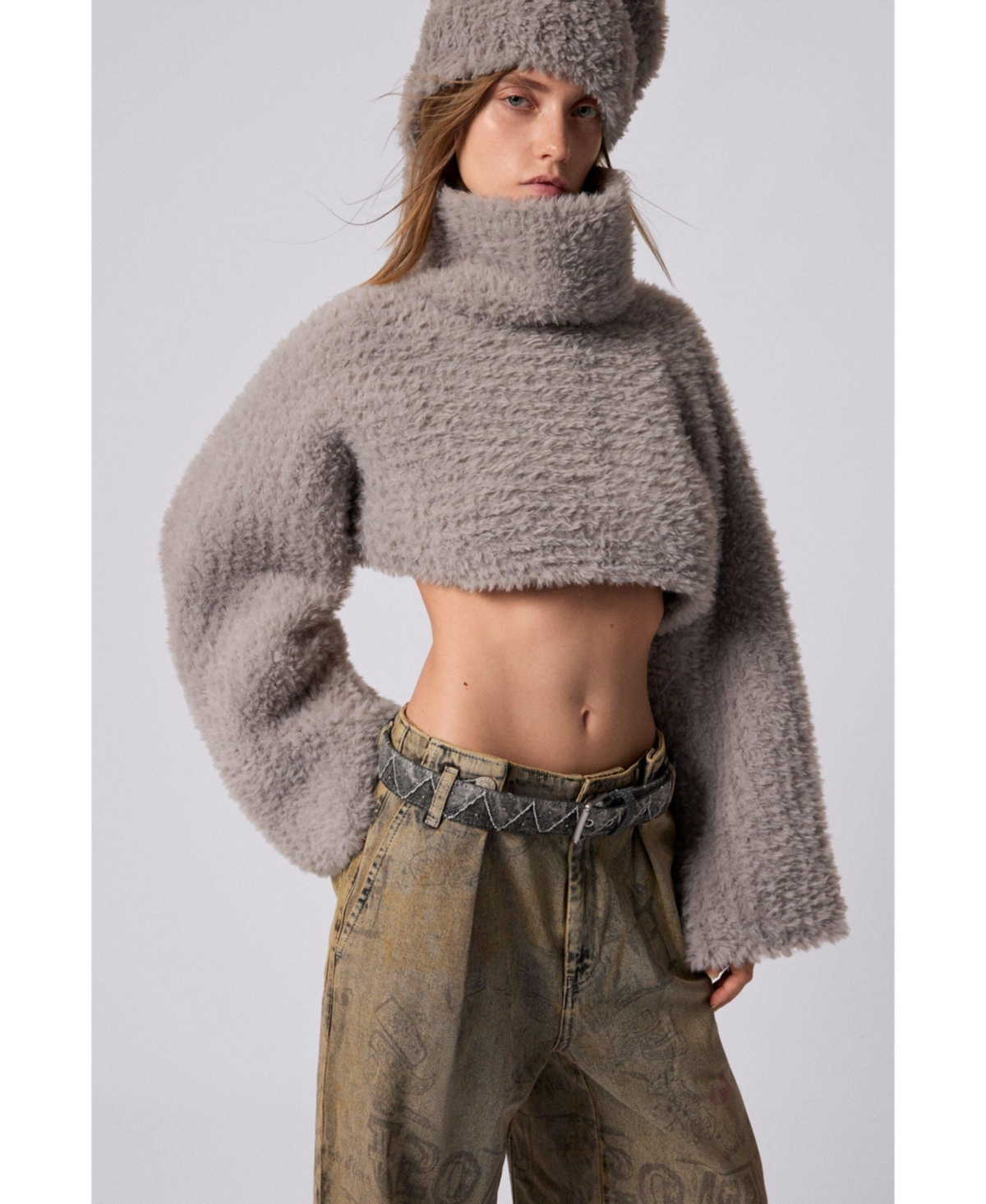 Desigual Women's Pack Crop Sweater and Hat