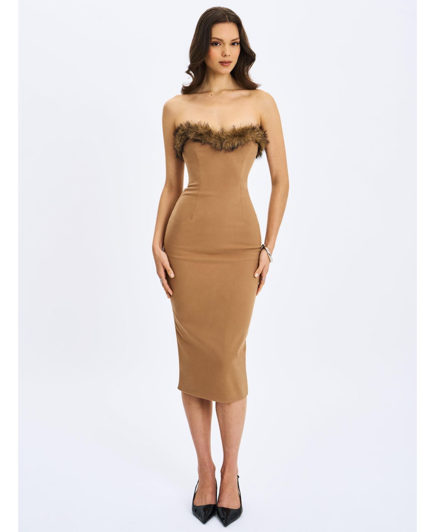 Женское платье Miss Circle Rayanne Chestnut Strapless Fur-Trimmed Sweetheart Maxi, цвет: Коричневый — фото 1