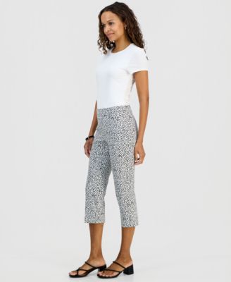 Petite Simple Marks Printed Rivet Capri Pants