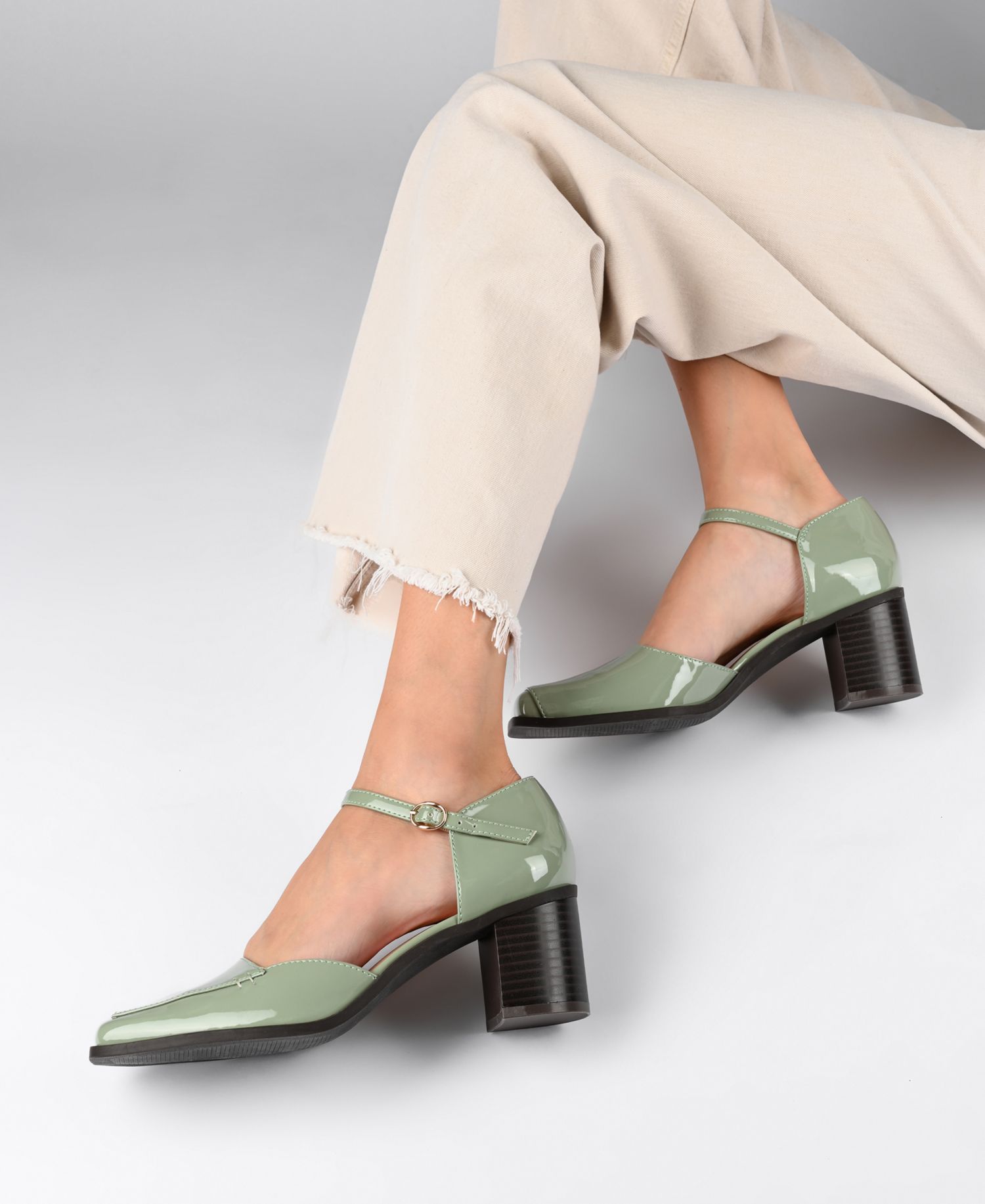 Women's Evangeline Block Heel Square Toe Pumps