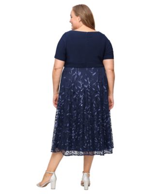 Plus Size Embroidered V-Neck A-Line Midi Dress