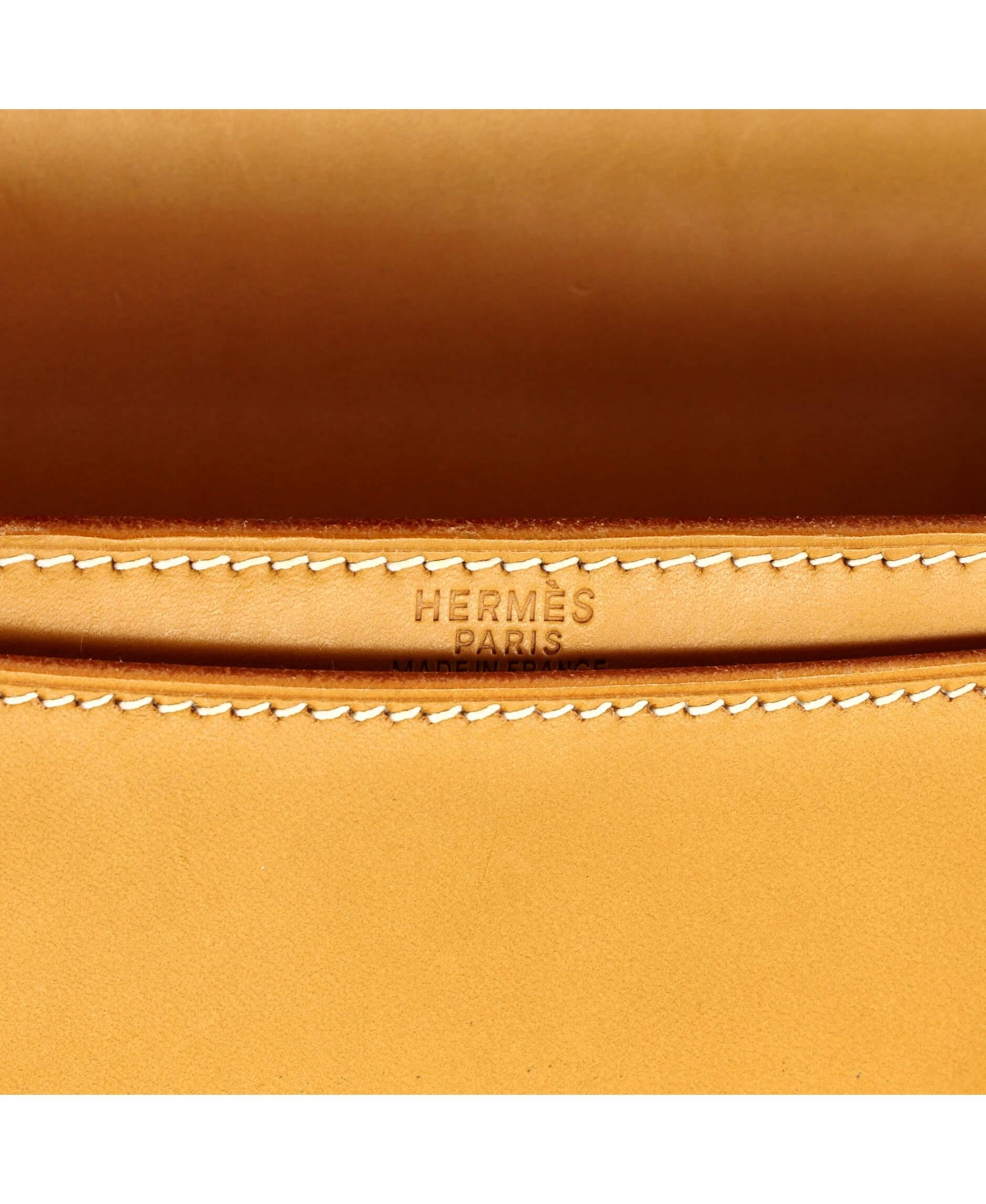 Pre-Owned HERMES 27 Sac a Depeches Bag Vache Natural