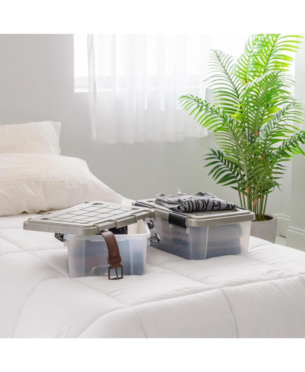 Iris Usa Qt Storage Bins with Gasket Seal Lid, Clear/Chrome