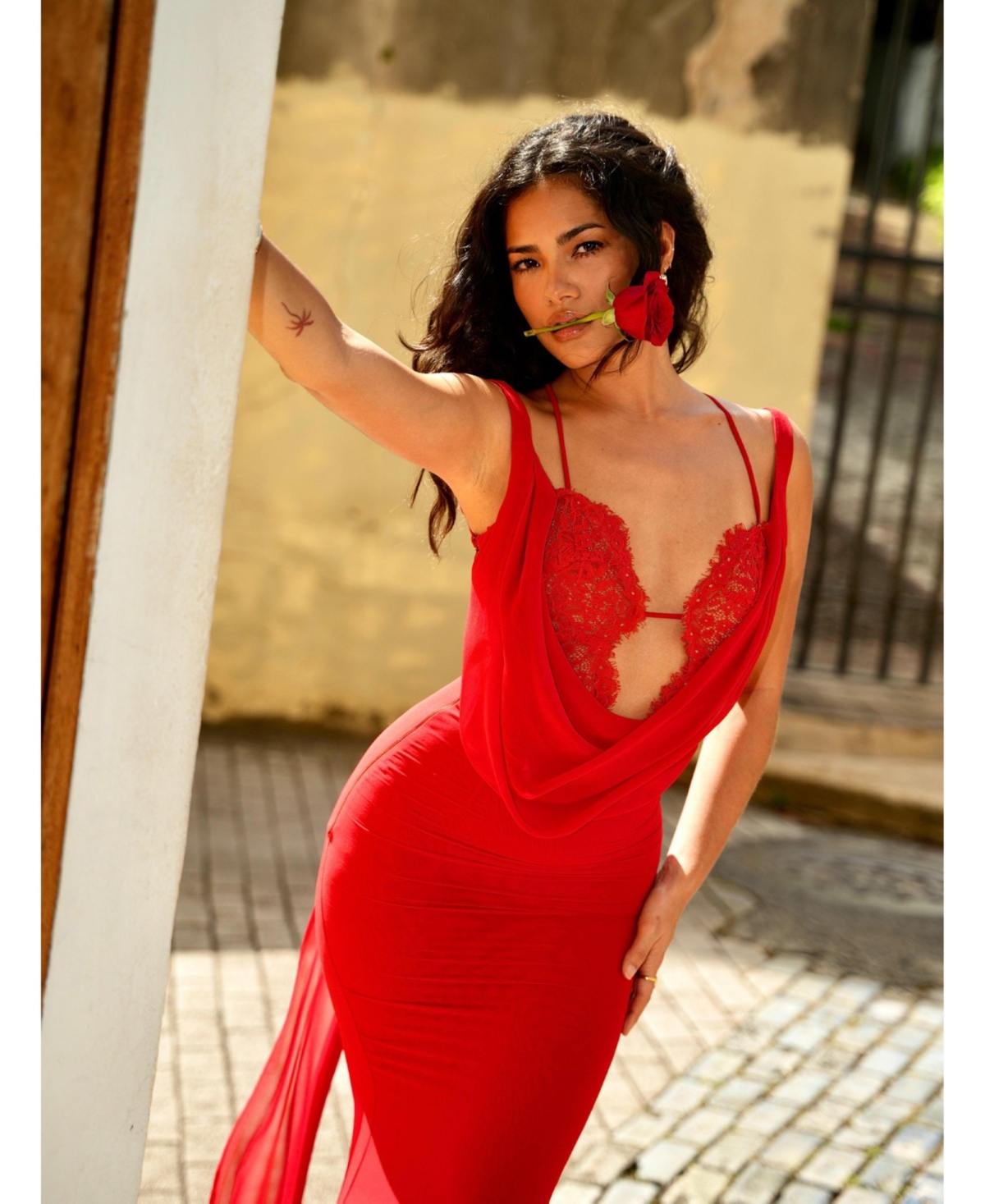 Miss Circle Women's Ulanda Red Chiffon Lace Backless Maxi Train Dress