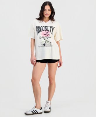 Juniors' Brooklyn Rose V-Neck T-Shirt
