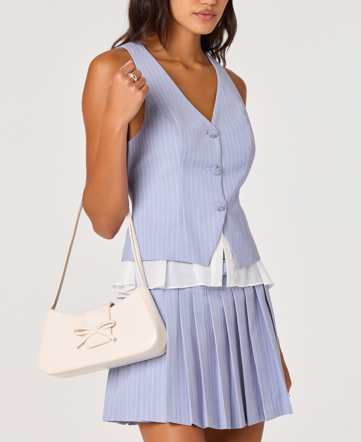 Astr the Label Women's Nabiel V-Neck Vest