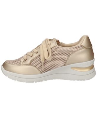 Women's Barrie Round Toe Sneakers
