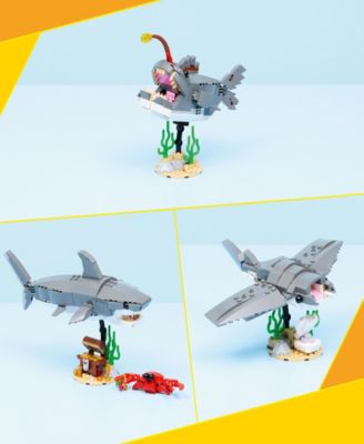 Creator Fierce Shark with a Treasure Chest Building Toy 31381, 379 Pieces