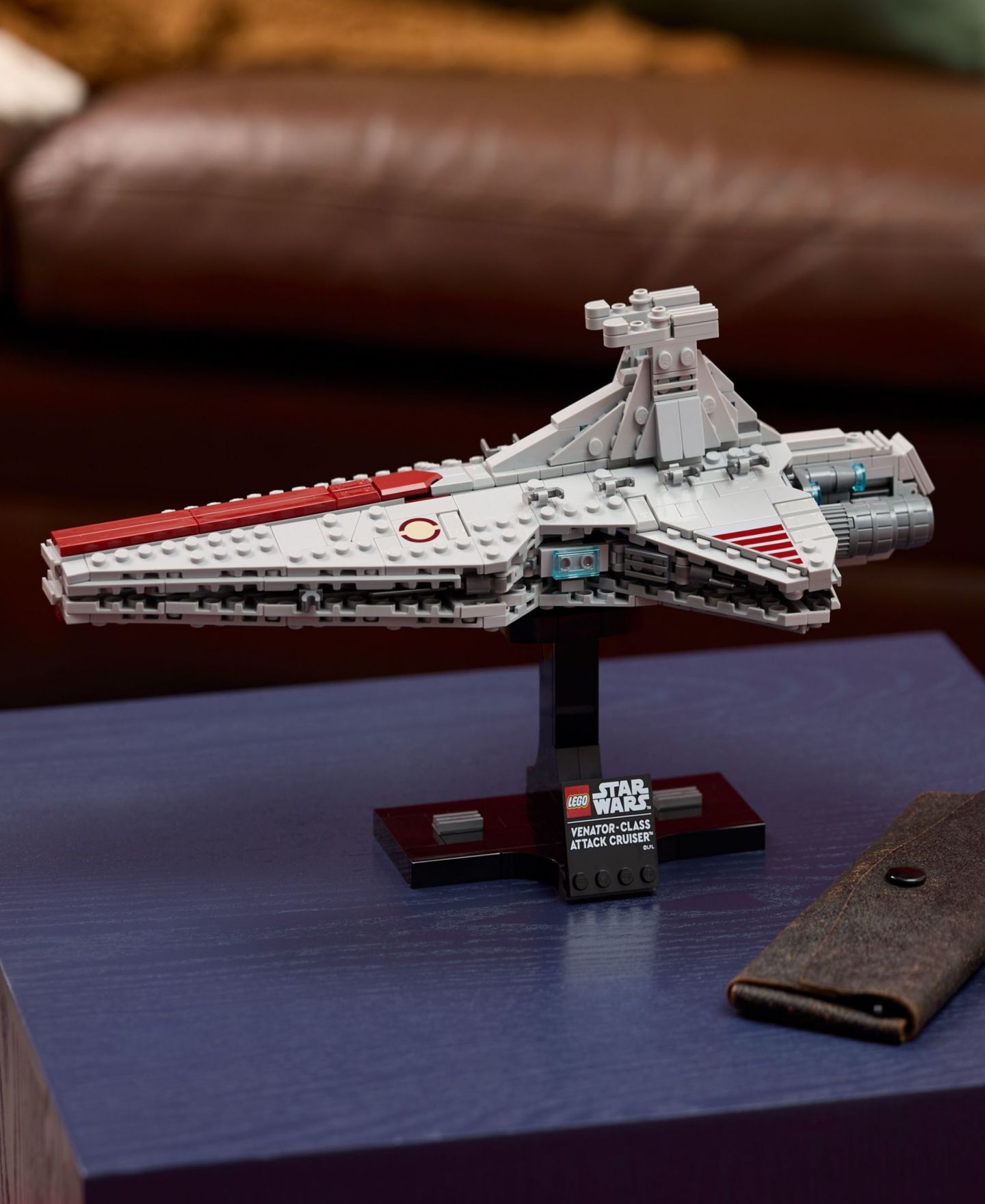 Детский конструктор LEGO® Star Wars Venator-Class Attack Cruiser Building Kit 75441, 643 Pieces — фото 5