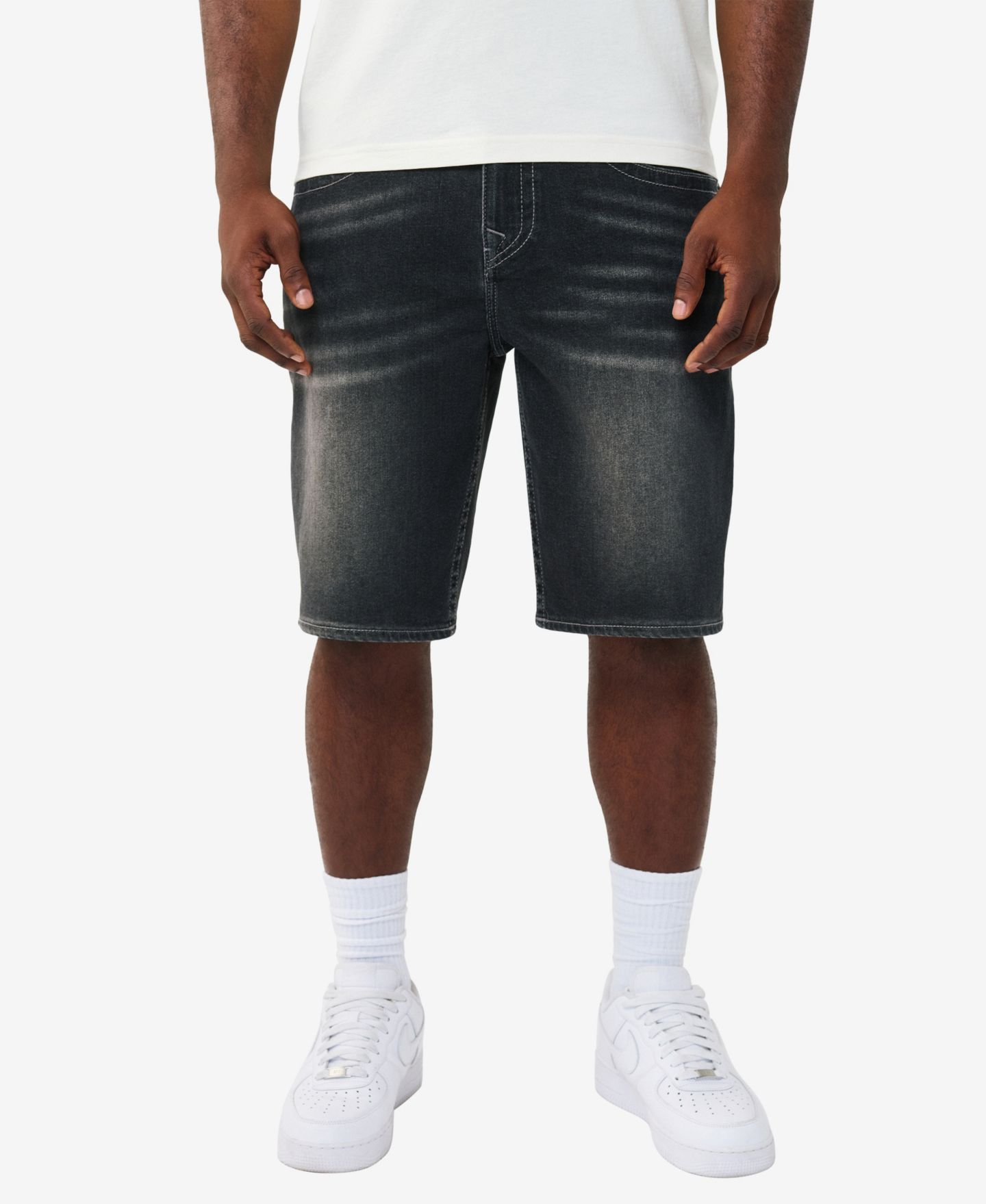 Мужские свободные шорты True Religion Bobby с одинарной строчкой без клапанов, цвет: Чёрный варёный — фото 1