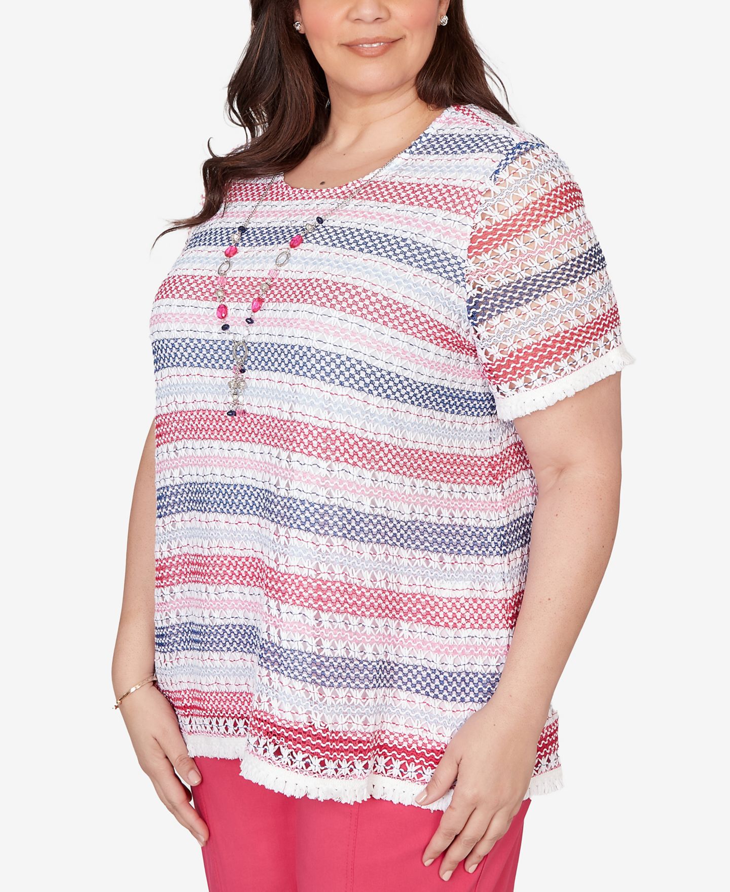 Женский топ Alfred Dunner Plus Size The Royal Treatment Biadere Fringe Textured with Necklace, цвет: Розовый разноцветный — фото 2