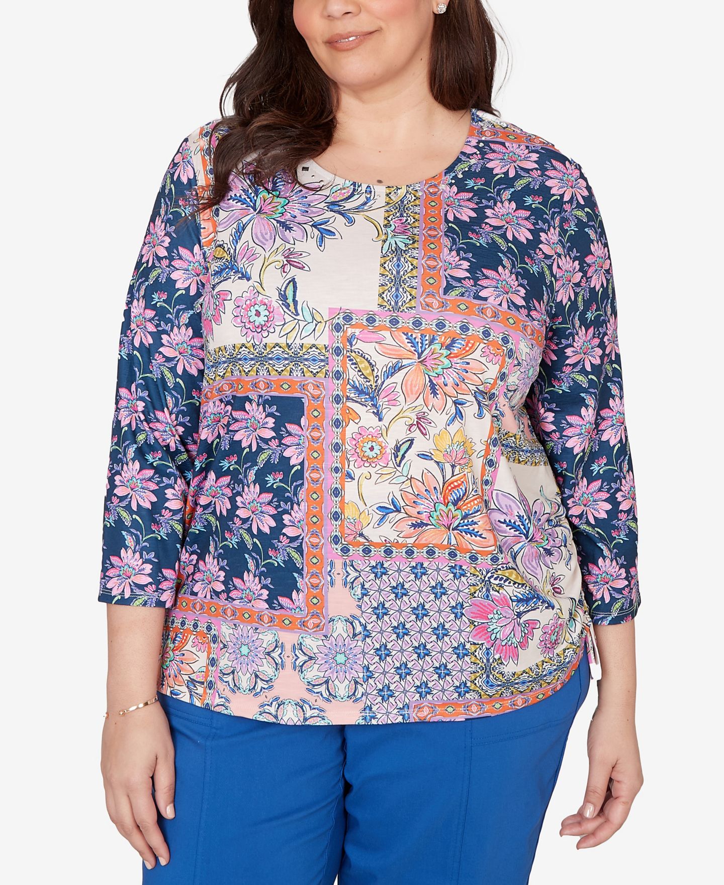 Женский топ Alfred Dunner Plus Size The Royal Treatment Geometric Floral Tie Ruched, цвет: Синий разноцветный — фото 1