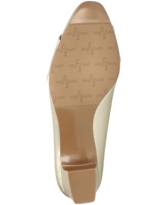 Lyanna Women's Block Heel Pumps