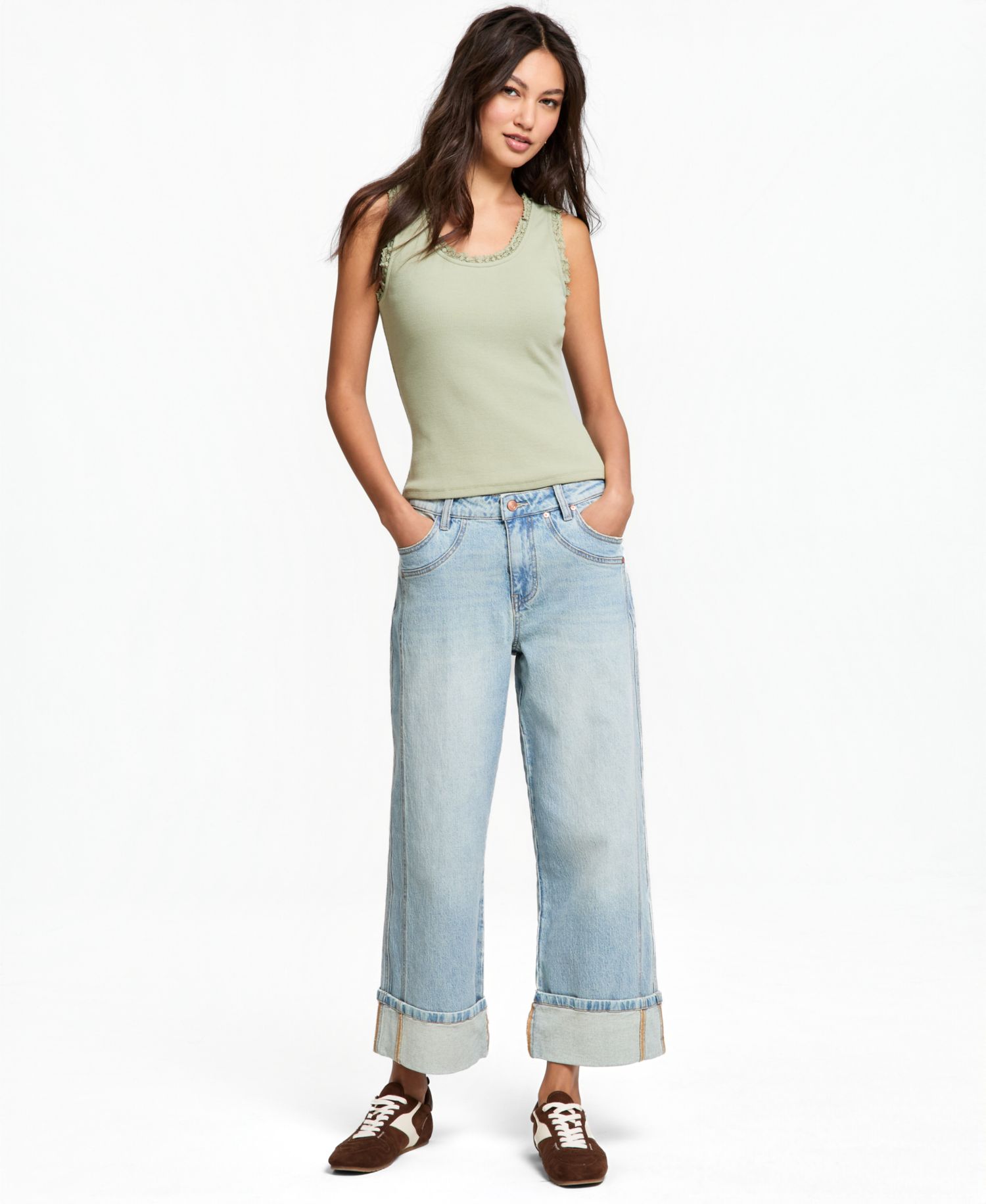 Petite Seamed Cuff Wide-Leg Jeans