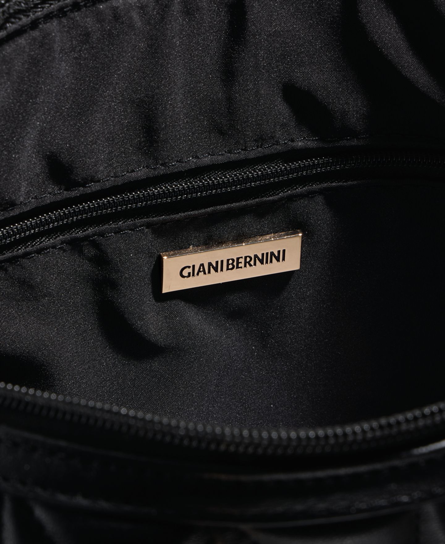 Женская сумка Giani Bernini Tilted Quilt E/W Satchel, Exclusivey at Macy's, цвет: Глубокий чёрный — фото 6