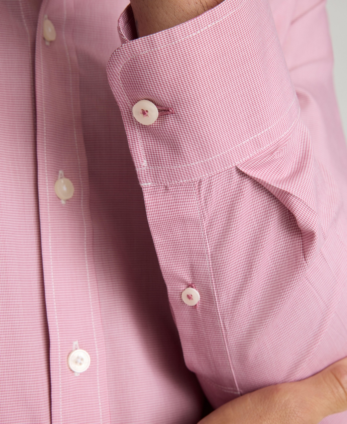 UNTUCKit Men's Regular Fit Wrinkle-Free Cadetto Button Up Shirt