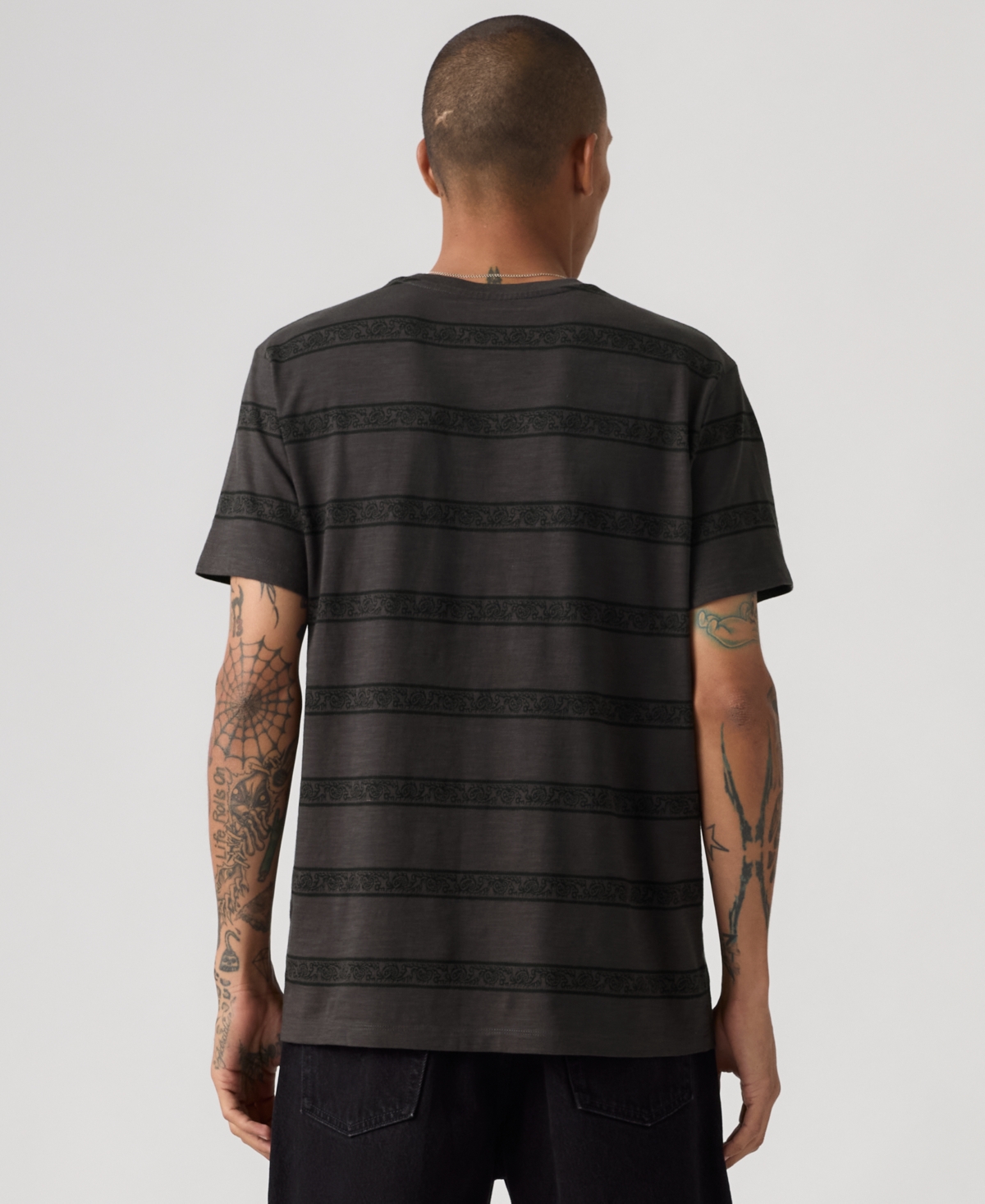 Levi's Men's Classic Pocket Short Sleeve Crewneck T-shirt