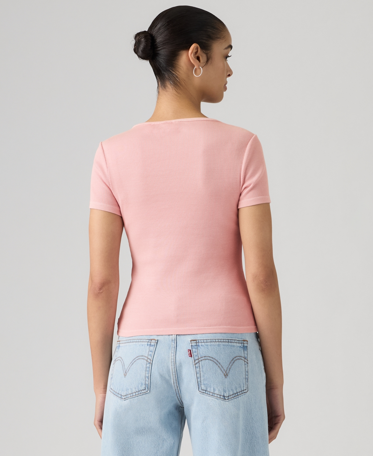 Levi's Women's Essential Square Neck T-Shirt