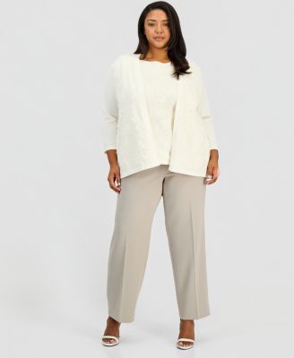 Plus Size Floral Appliqu&eacute; Cardigan Sweater