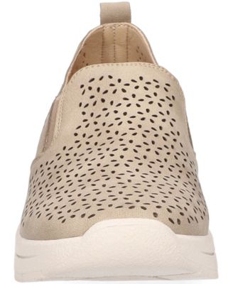 Easy Street Women's Nottingham Slip-On Sneakers