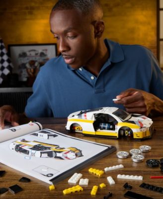 Hot Wheels 15 Audi R8 LMS Building Toy Kit, 820 Pieces