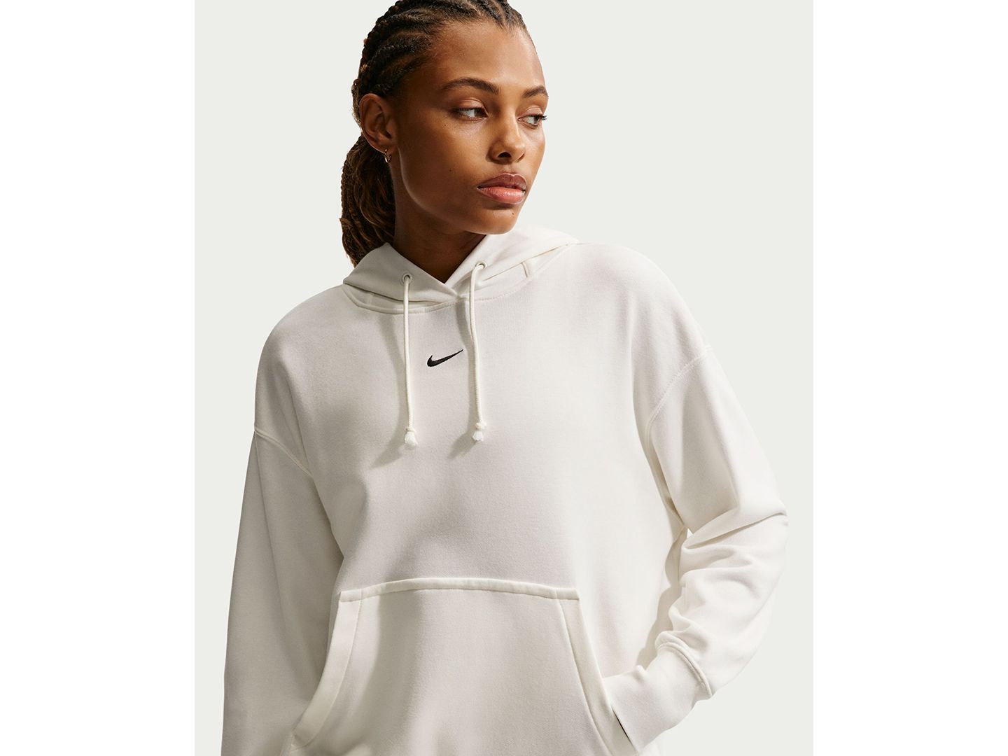 Женское худи Nike Phoenix Fleece Oversized Basketball, цвет: Молочный / Чёрный — фото 1