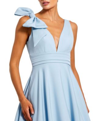 Women's Crepe Sleeveless Plunge Neck Ballgown With Bow