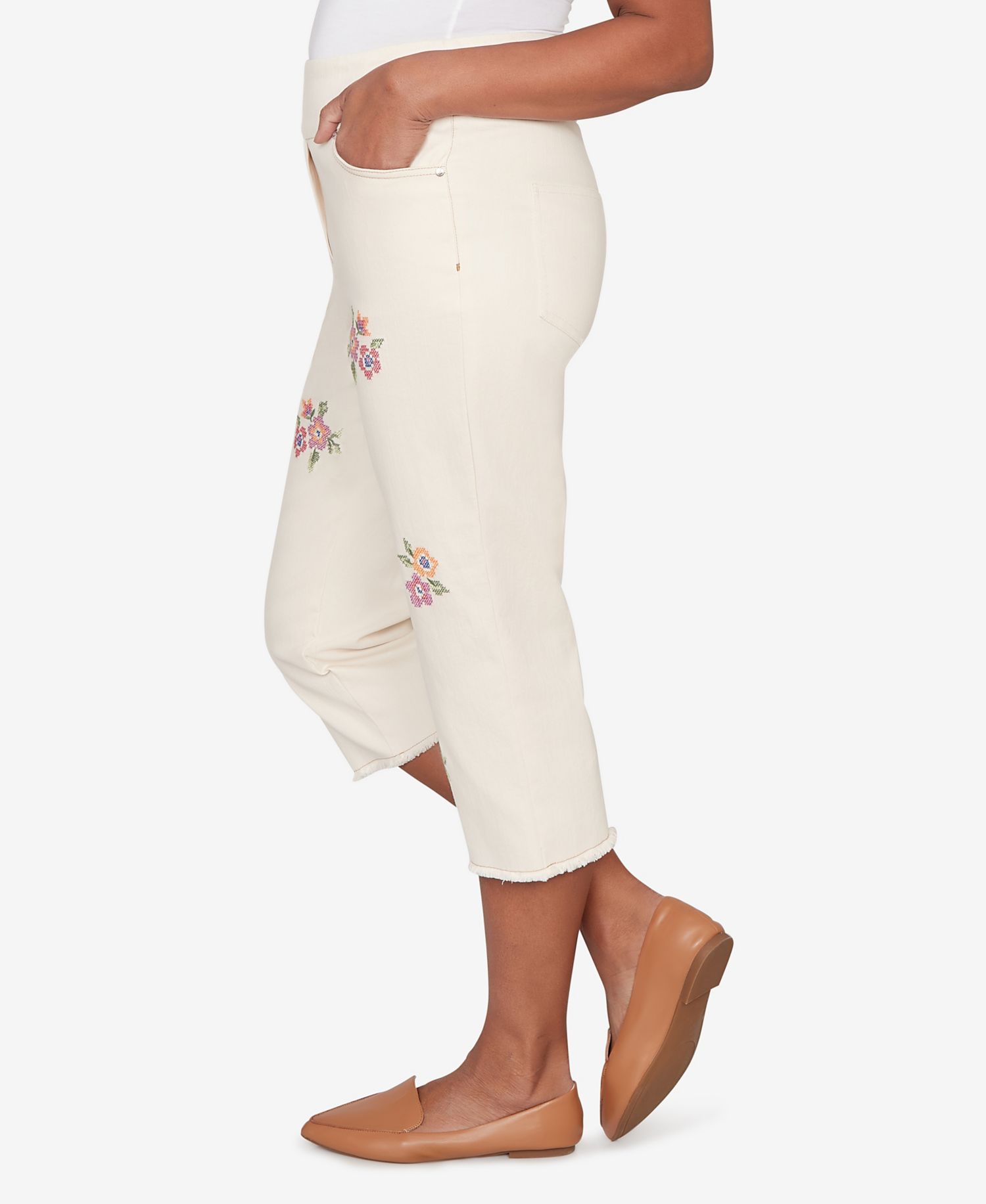 Women's Beachcomber Floral Cross Stitch Super Stretch Denim Capri Jeans