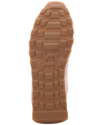 Women's Kore Round Toe Slip-On Sneakers