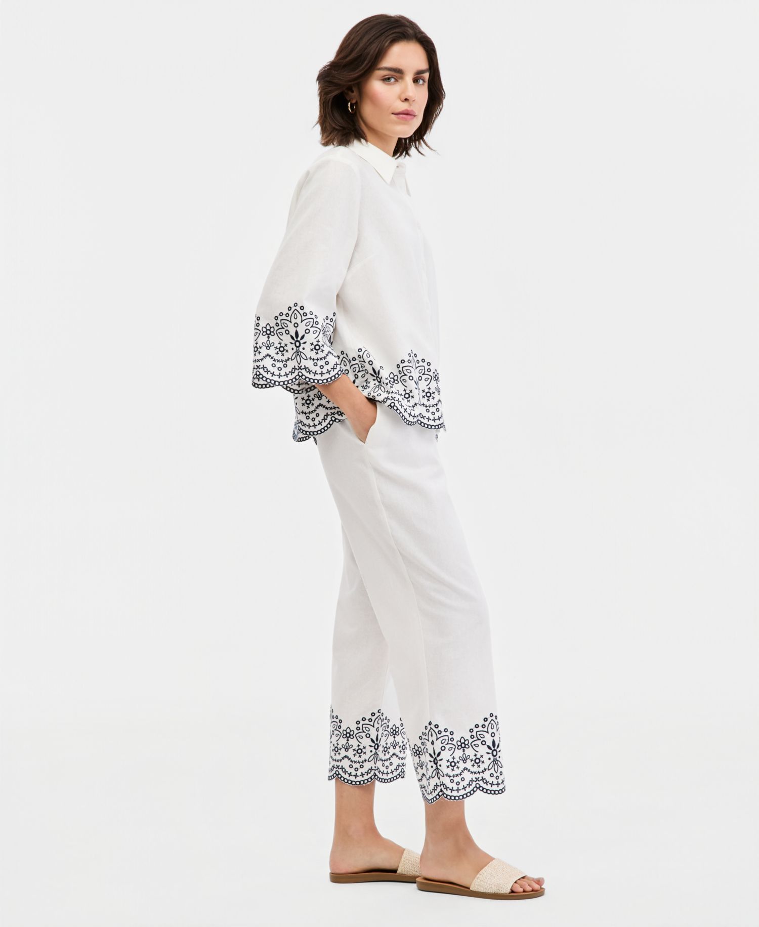 Women's Embroidered Cropped Linen-Blend Pull-On Pants