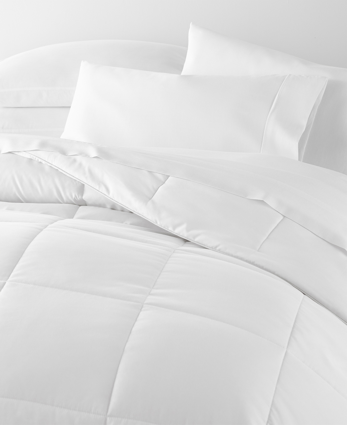 ienjoy Home All Season Down Alternative Comforter, King/California King