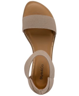 Women's Eileen Elasticized Round Toe Flat Sandals