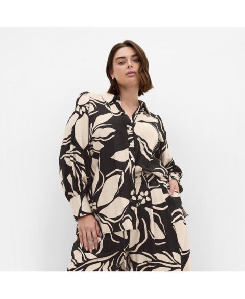 Женская рубашка CITY CHIC Plus Size Bella Bloom Print Long Sleeve, цвет: Чёрный
