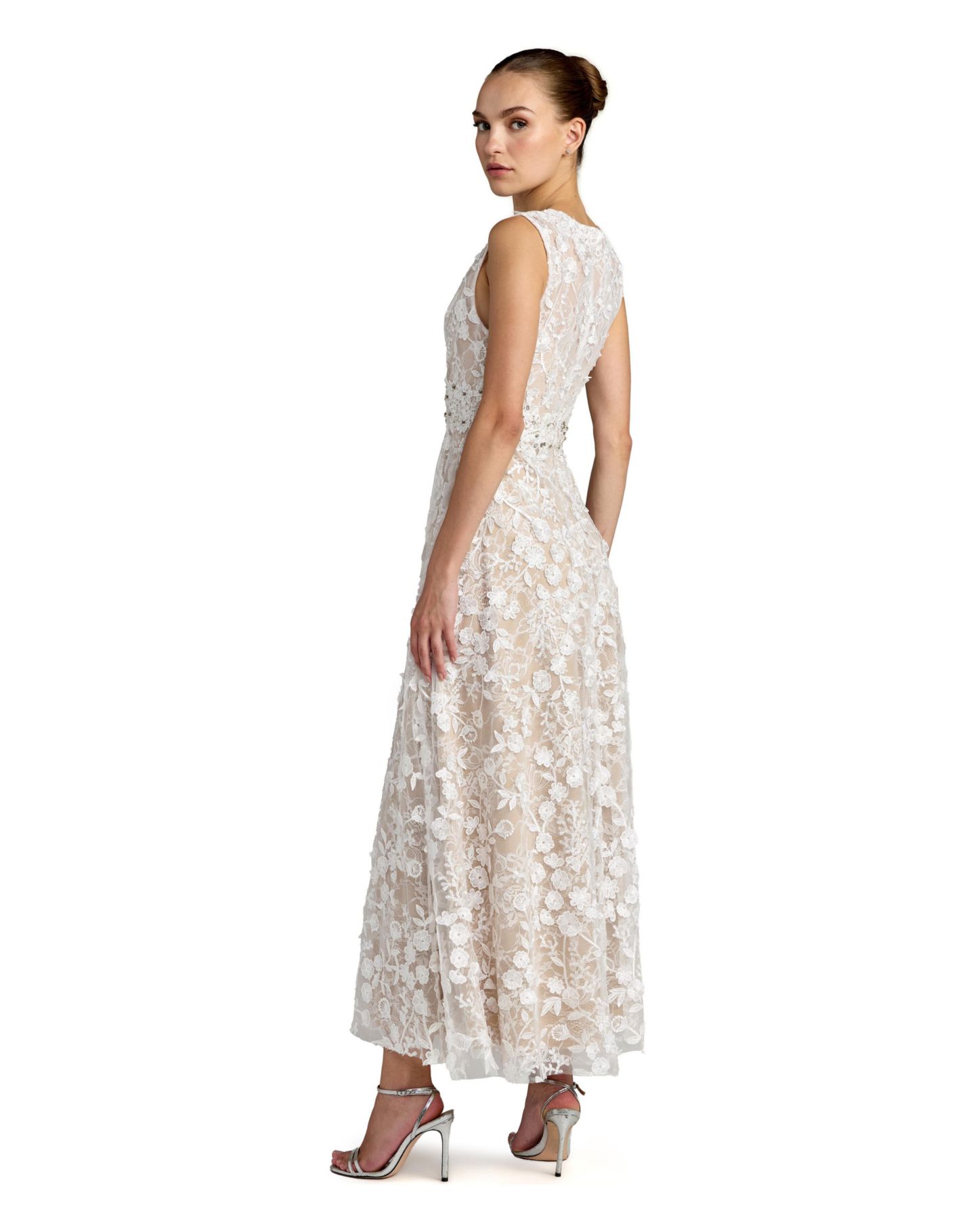 Женское платье Mac Duggal Floral Embroidered High Neck Midi, цвет: Слоновая кость телесный — фото 2