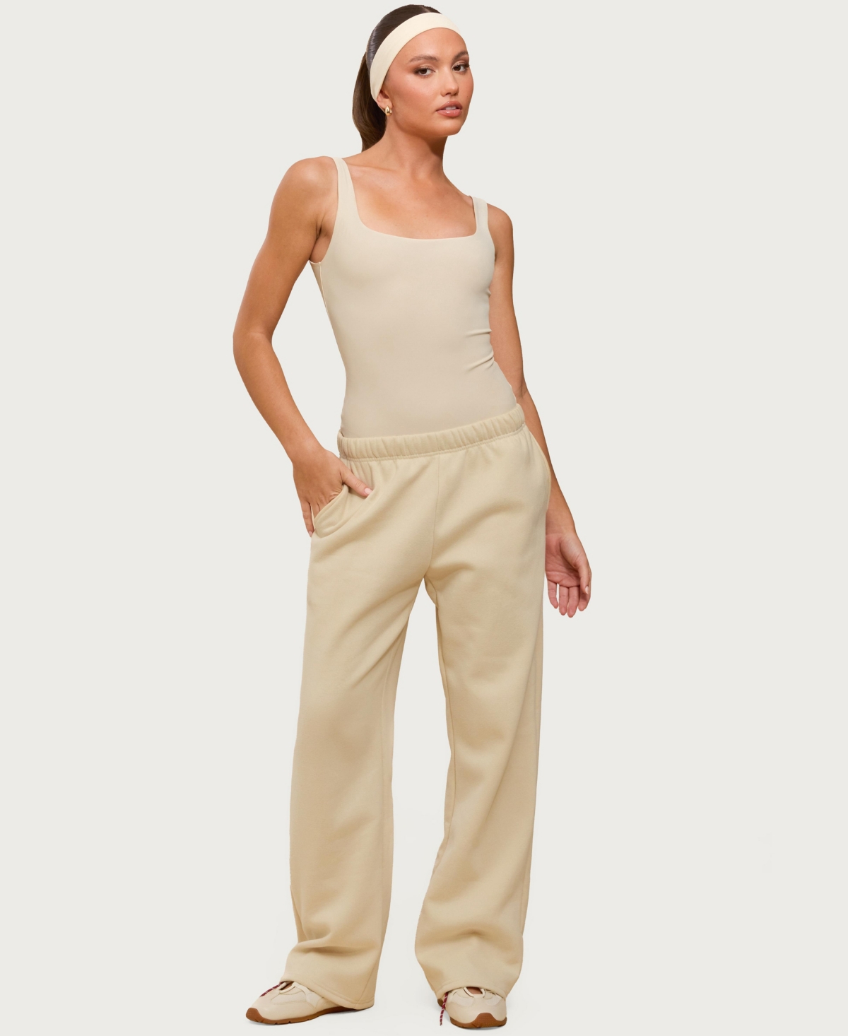 Draft - Edikted Women's Liona Square Neck Bodysuit