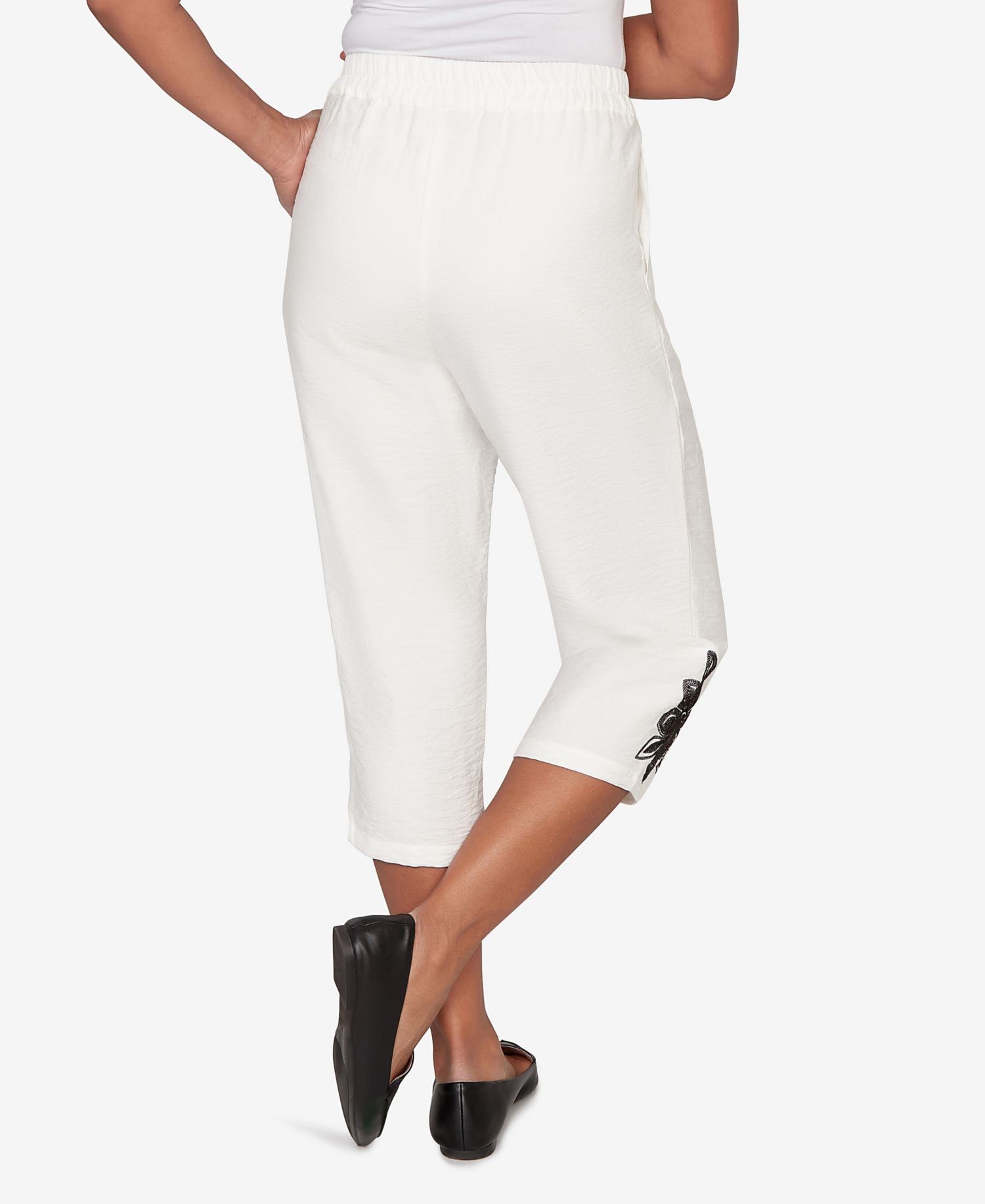 Petite Crowd Pleaser Floral Embroidered Relaxed Capri Pants