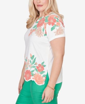 Petite Resort Living Floral Scallop Border Top