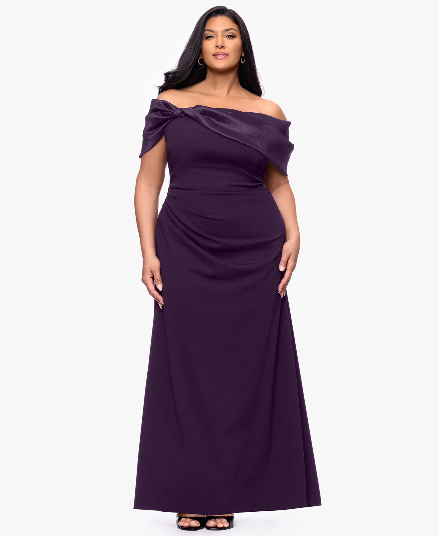 Женские платья Betsy & Adam Plus Size Ruched Off-the-Shoulder Ball Gown, цвет: Шелковичный — фото 1
