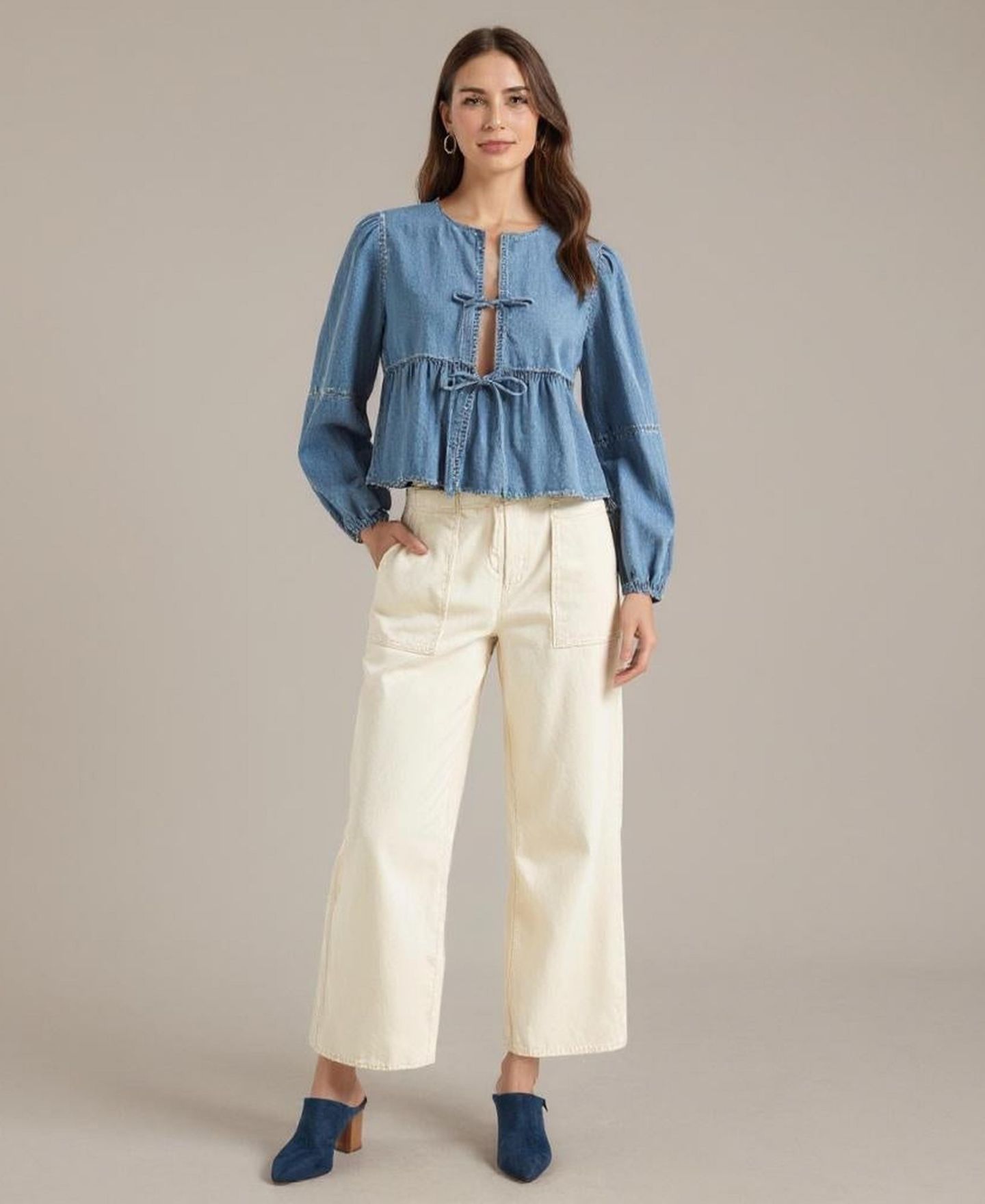 Женская блузка Modenaire Roma Denim Tie-Front Peplum, цвет: Светлый синий — фото 4