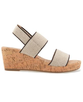 Women's Jakura Flat Sandal.