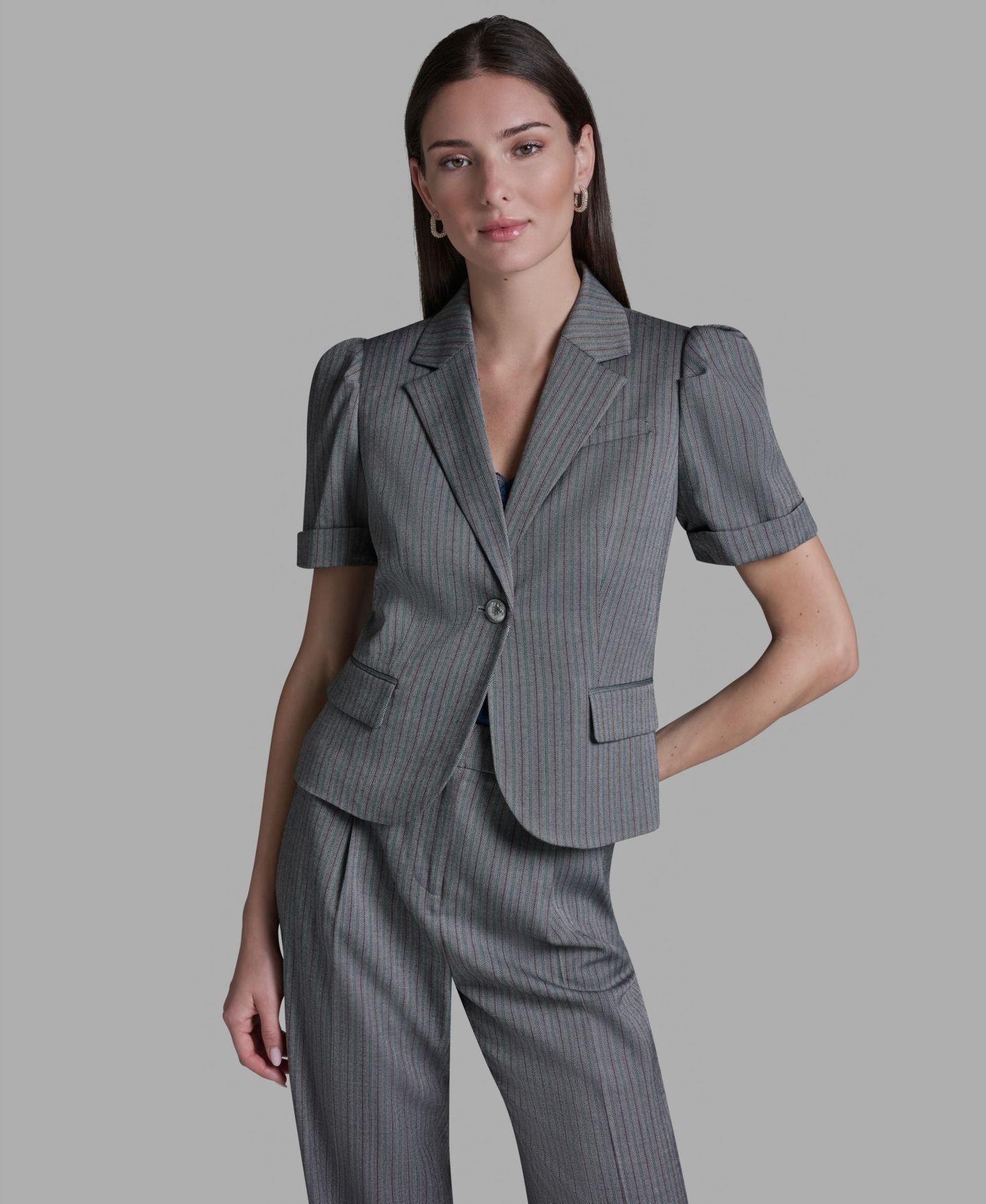 Женская куртка BCBG Short-Sleeve Single Button Stripe, цвет: Индиго ночной разноцветный — фото 1