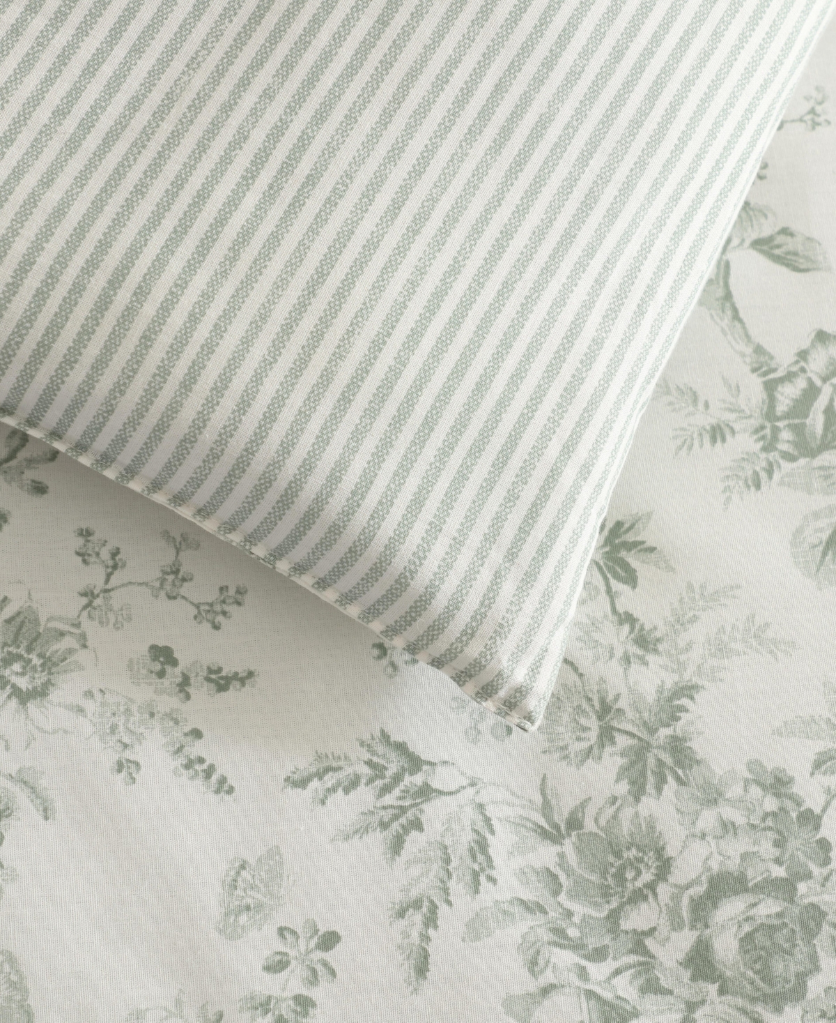 Laura Ashley Walled Garden 3-Pc. Comforter Set, Full/Queen