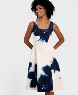 Women's Scoop-Neck Sleeveless Party Dress