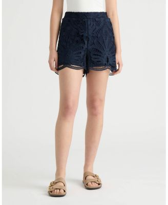 Women's Pull on Lace Short